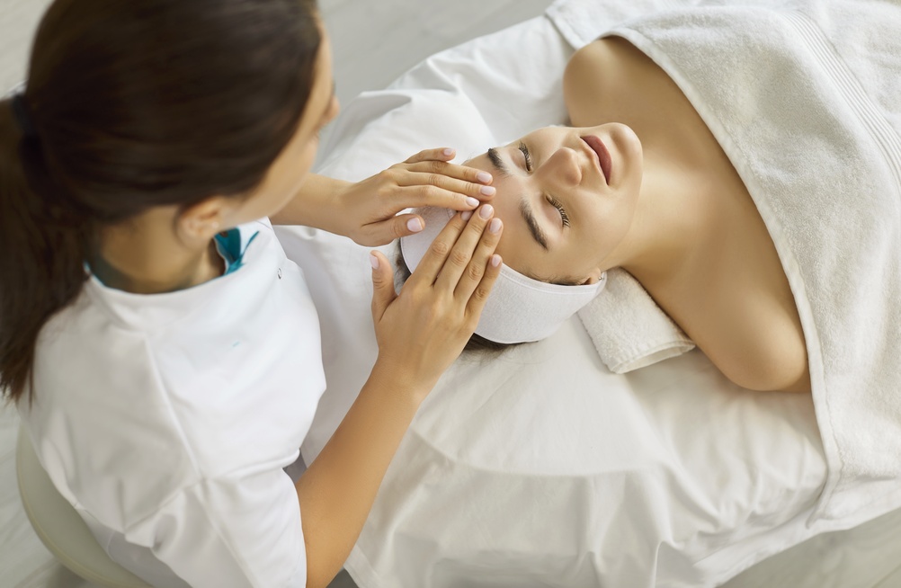 Head Spa vs. Traditional Hair Treatment What Is the Difference - head spa in new orleans - thrive nola